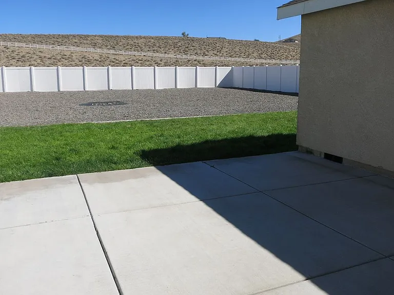 1375 White Bluffs Cir — Photo 15