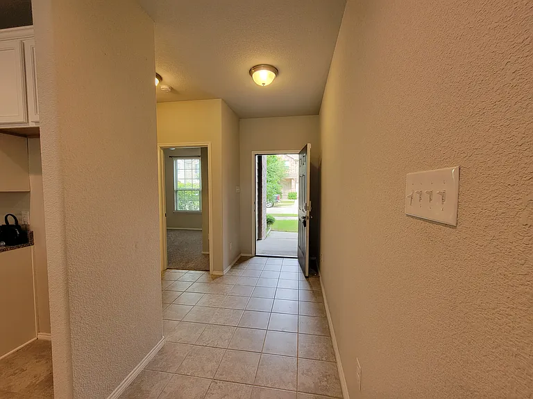 4725 Redbud Dr — Photo 7