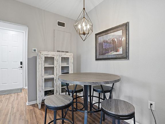 4th image of 60 Fenwick Hall Aly APT 637