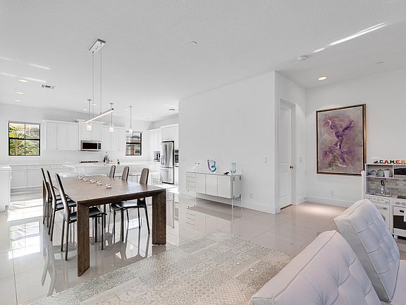 Home For Sale In Alton