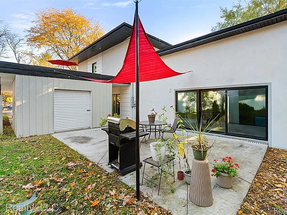 4th image of 1797 Miller Ave #1