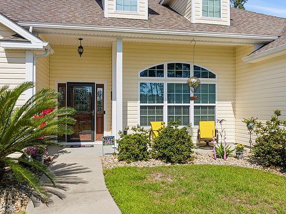 4th image of 1007 Belle Dr.