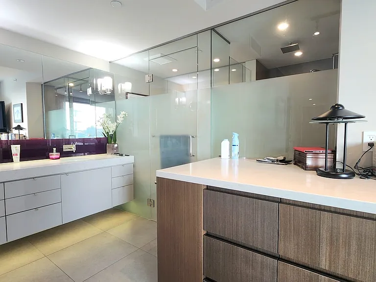 1383 Marinaside Cres — Photo 14