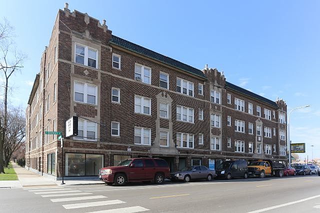 1st image of 3943 W Diversey Ave APT 0118