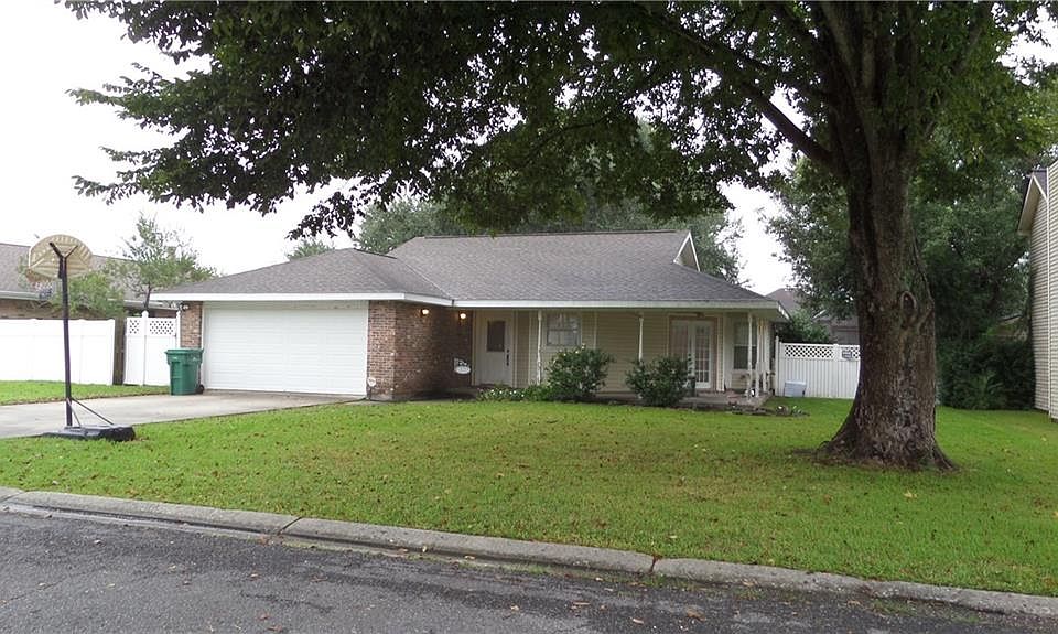 1st image of 916 Aberdeen Dr