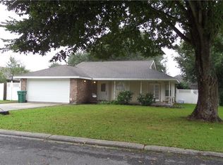 916 Aberdeen Dr, Lake Charles, LA 70605