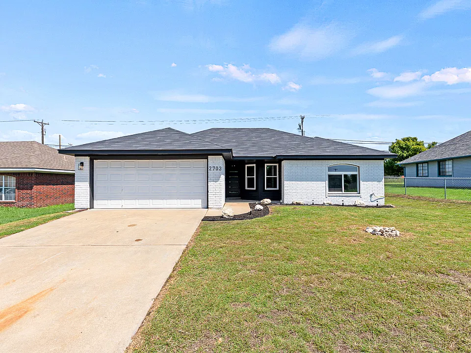 2703 Fieldstone Dr