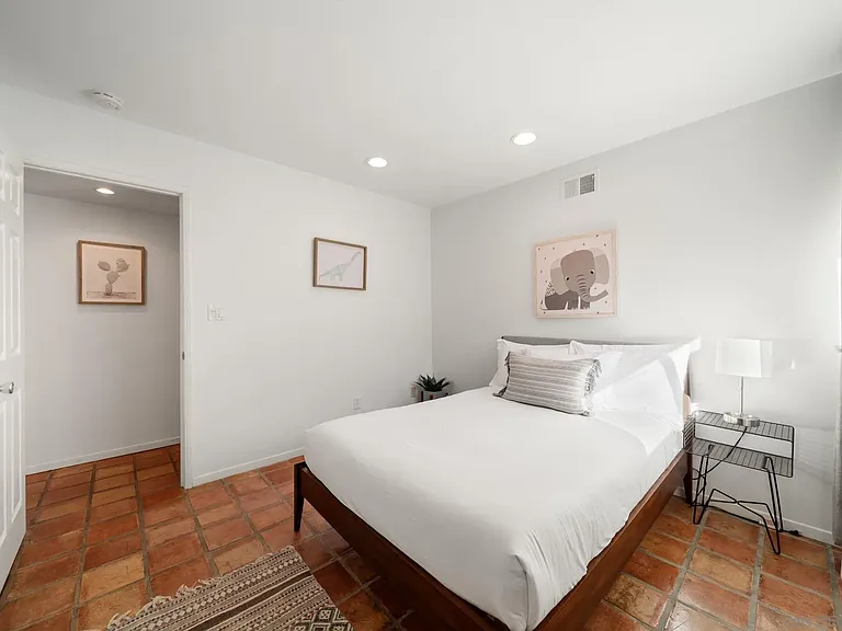 7806 Via Capri — Photo 34