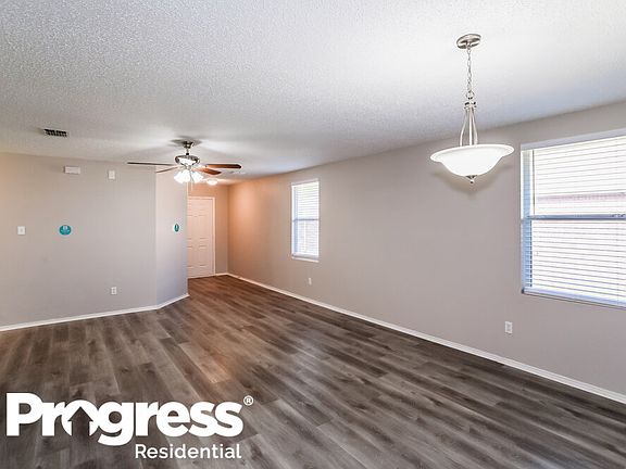 5th image of 916 Ann Dr