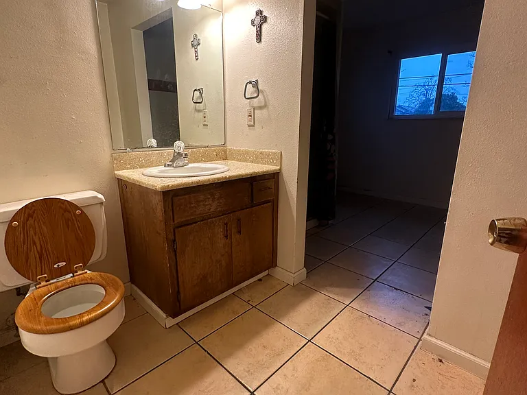330 Sycamore Ave — Photo 5