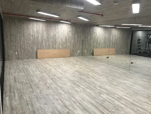 Rented by Nooklyn NYC LLC | media 121