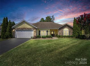 34 Slosman Dr #14, Asheville, NC 28806