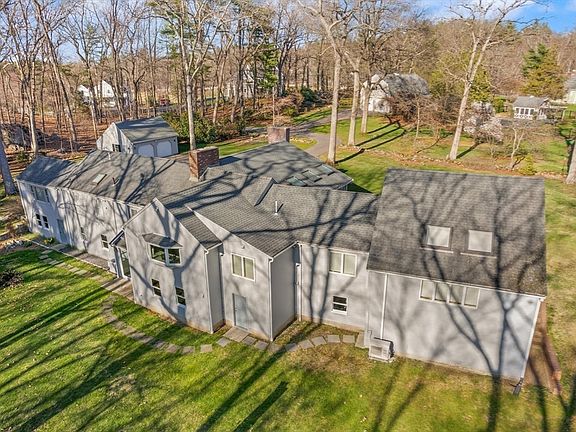 5th image of 111 Hager St