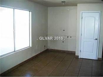 4th image of 5911 Stone Hollow Ave