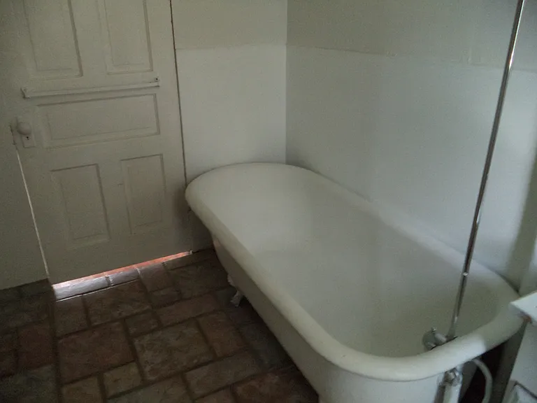 MAINLEVEL BATHTUB SHOWER