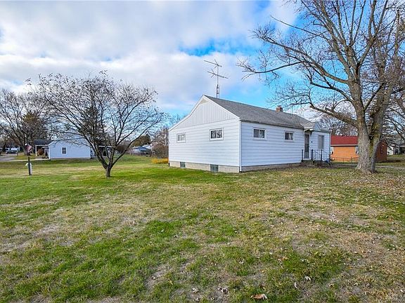 3rd image of 1707 Lincoln Dr