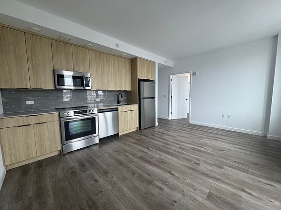 3rd image of 2455 3rd Ave APT 11K
