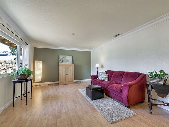 2nd image of 1634 Jeffrey Ave