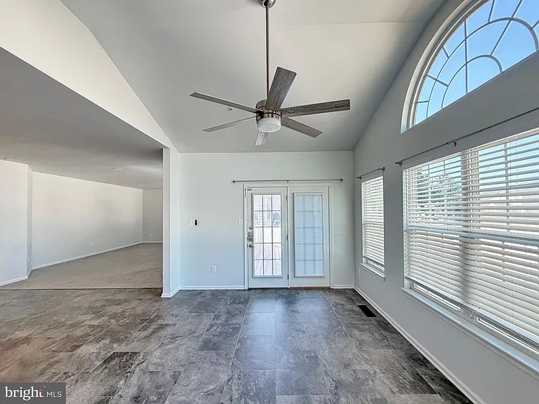 3429 Linden Grove Dr — Photo 27