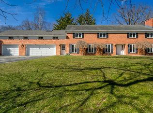 8160 Harvest Hill Dr, Roscoe, IL 61073