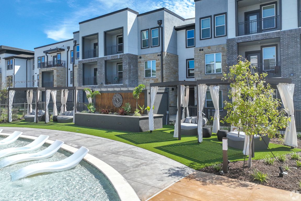 Resort Style Pool with Cabanas
