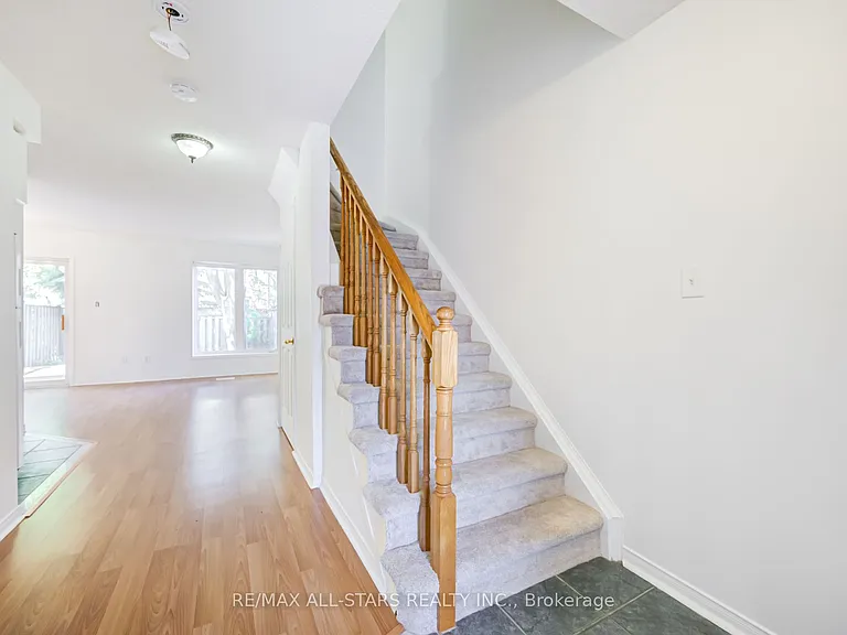 51 Playfair Rd — Photo 7