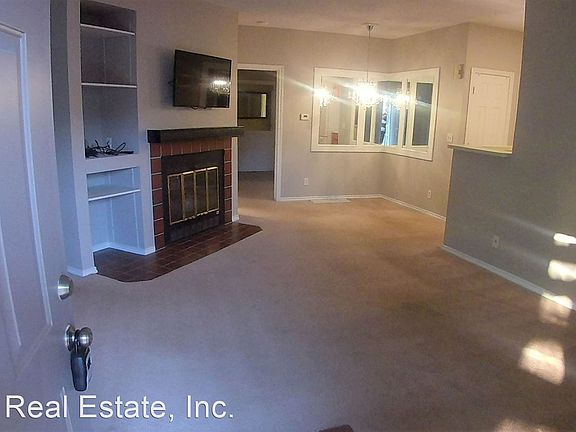 2nd image of 3030 W Prentice Ave Unit L