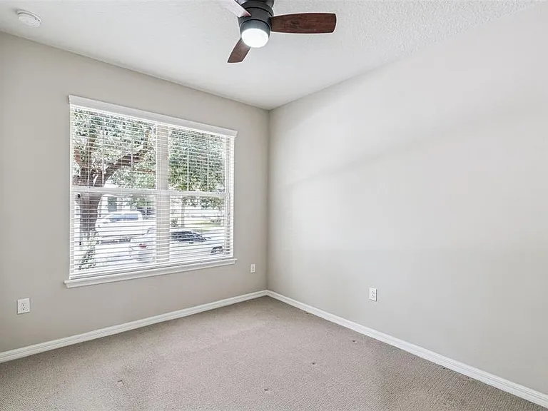 7260 Duxbury Ln — Photo 15