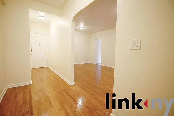 Rented by Link NY Realty | media 23