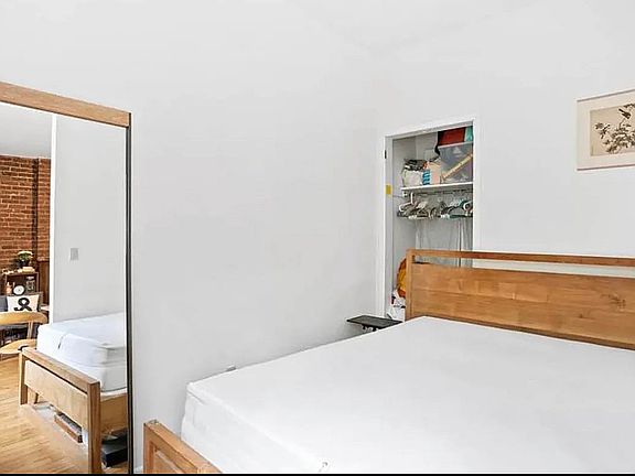 5th image of 137 W 95th St APT 2F
