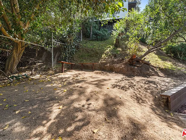 8506 Oak Ct — Photo 57