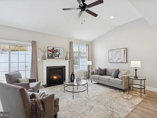 215 Kennedy Dr, Coatesville, PA 19320