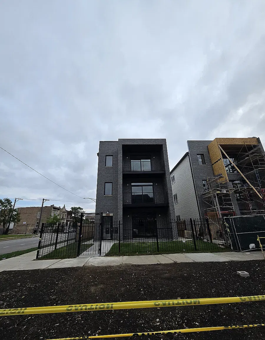 3401 W Monroe St — Photo 3