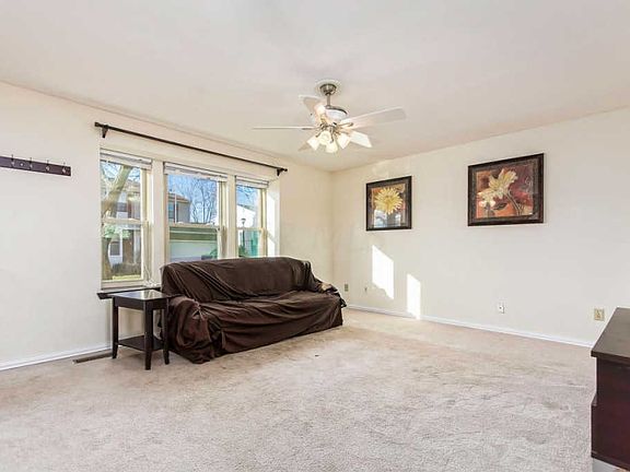 4th image of 7706 Garrison Dr