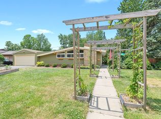 913 Vale St, Bloomington, IL 61701