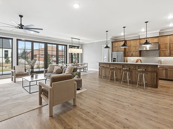 3rd image of 415 Main St