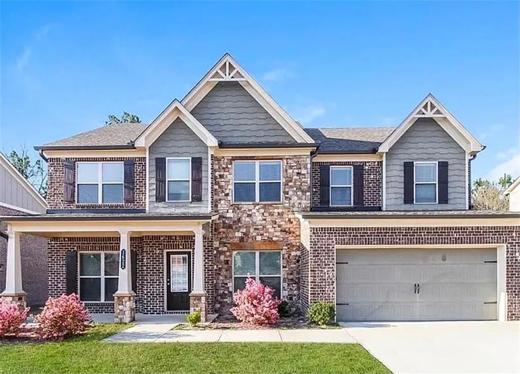 5 bed, 3.0 bath, 3169 sqft, $4,000 — Photo 1