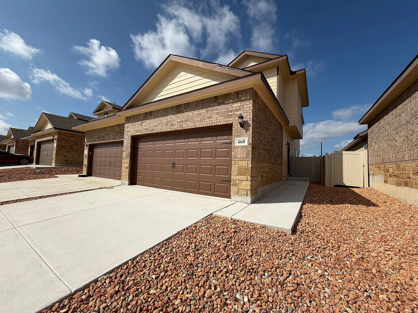 Modern 3/2 Townhouse is NBTX — Photo 3