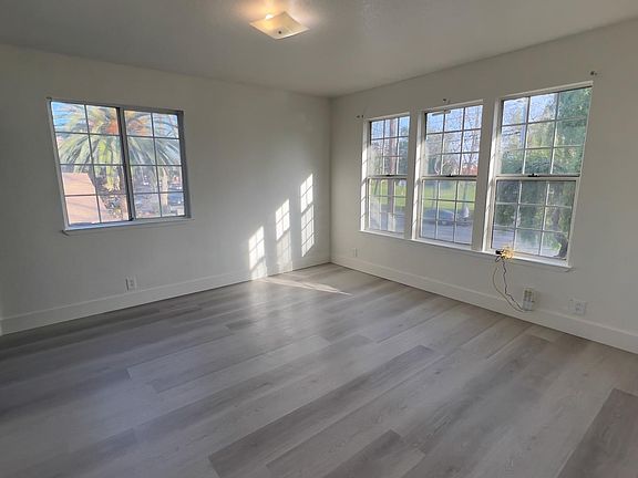 Bedroom 2 with Park views