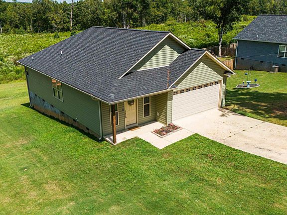 3rd image of 305 Garner Dr