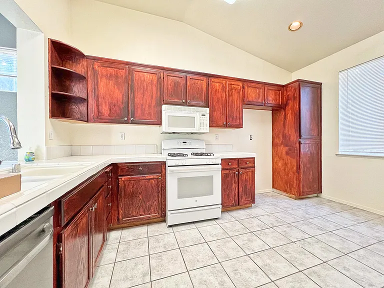 3324 Doherty Ct — Photo 9