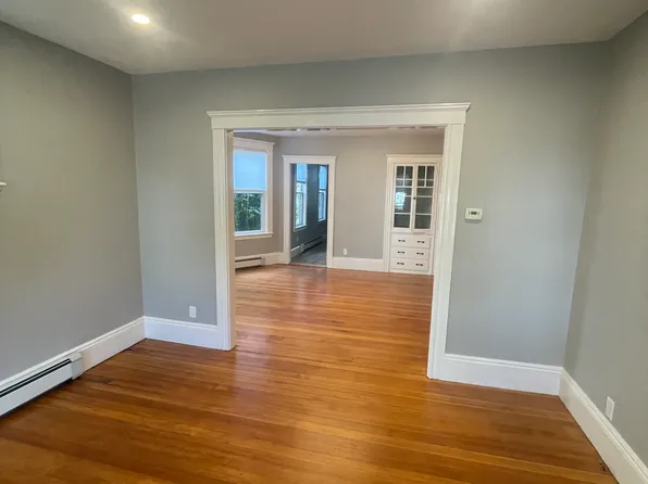 38 Hathorne St APT 1, Salem, MA 01970
