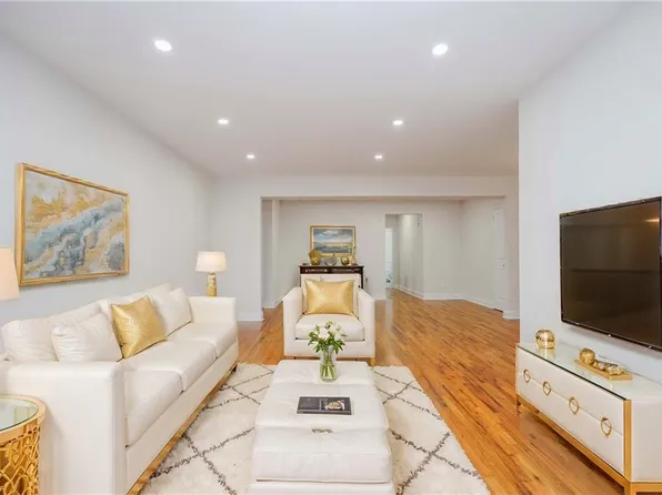 3101 Ocean Parkway image 1 of 28