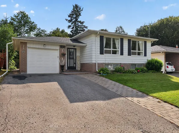 384 Glenrose Rd, Newmarket, ON L3Y 4M3