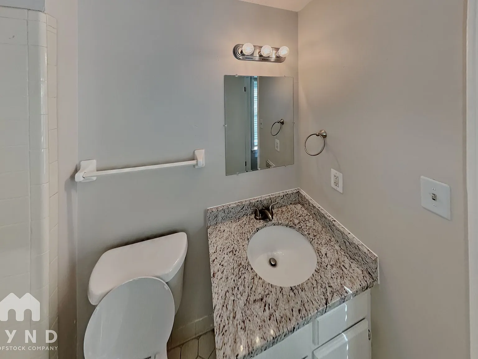 3 bed, 2.0 bath, 1000 sqft, $1,775 — Photo 3