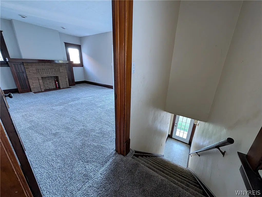 3 bed, 1.0 bath, 1154 sqft, $1,550 — Photo 4