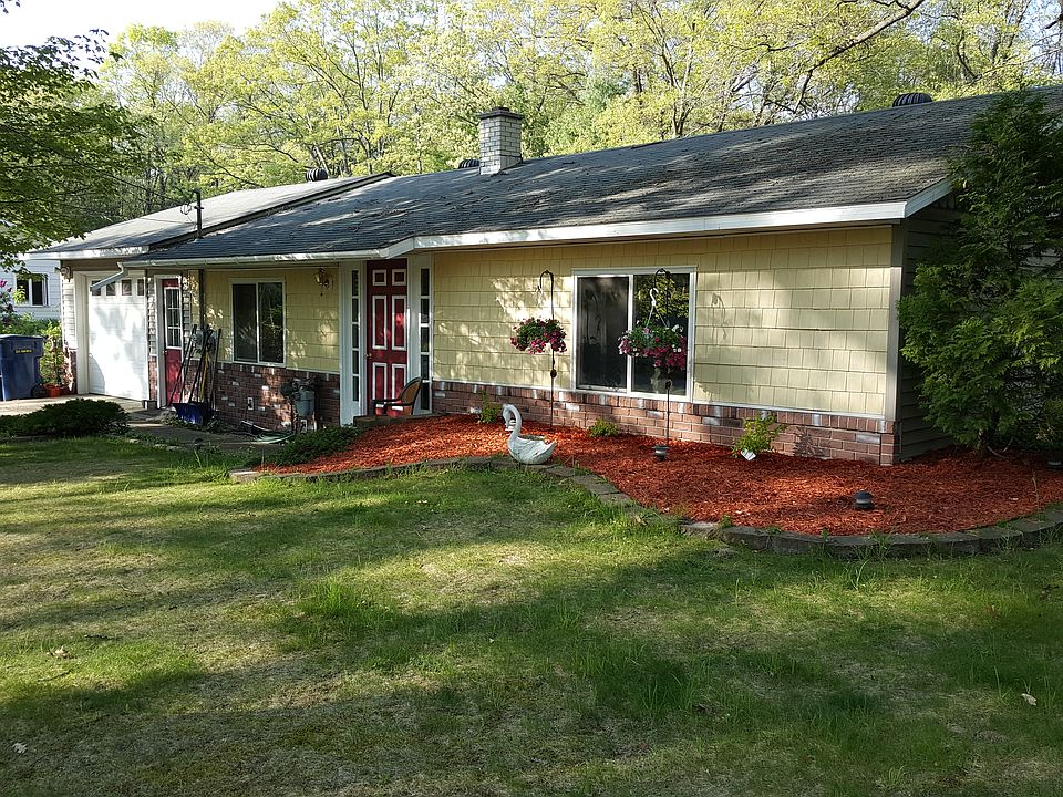 2nd image of 2195 E Spruell St