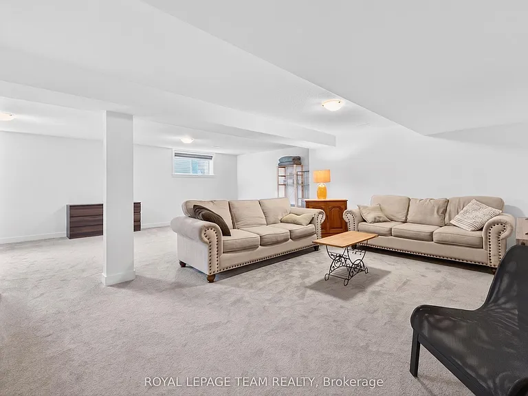 160 Highgarden Ter — Photo 38