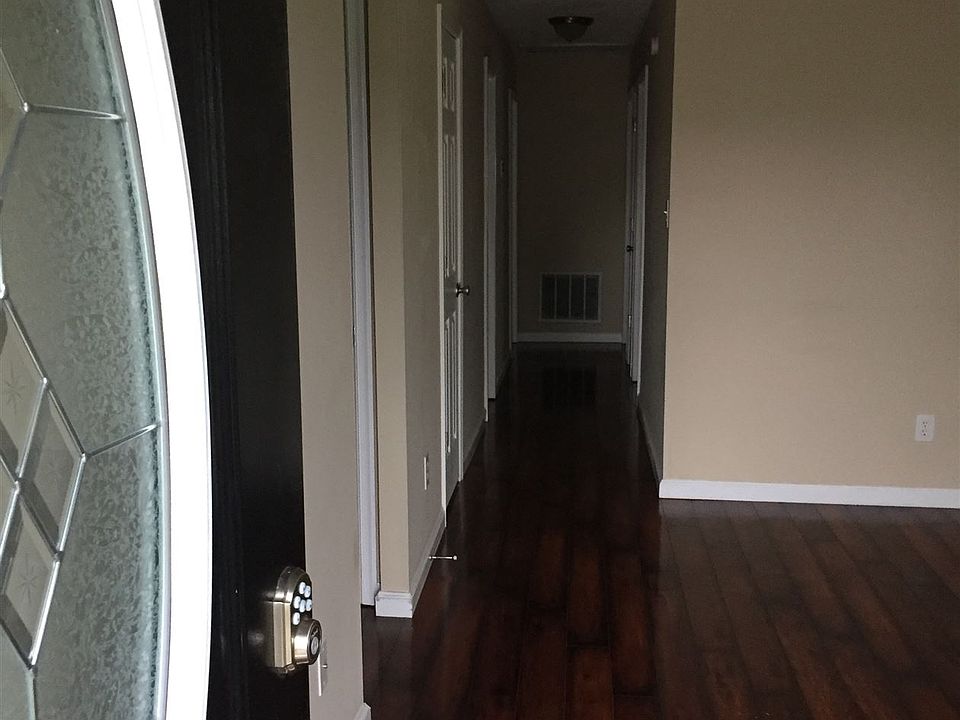 2nd image of 3821 Sugar Creek Cir