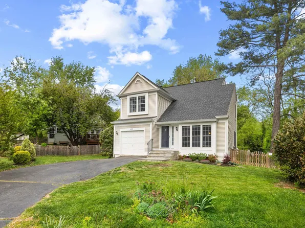 423 Foxridge Dr SW, Leesburg, VA 20175